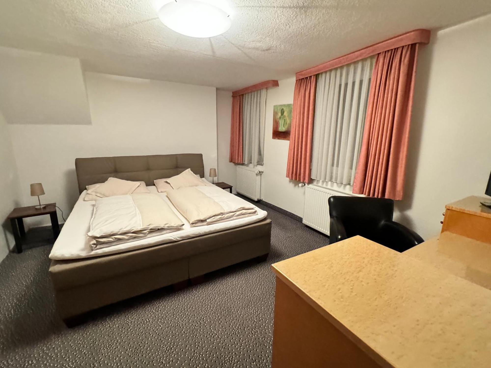 Hotel Und Restaurant Pinkenburg Wennigsen Luaran gambar