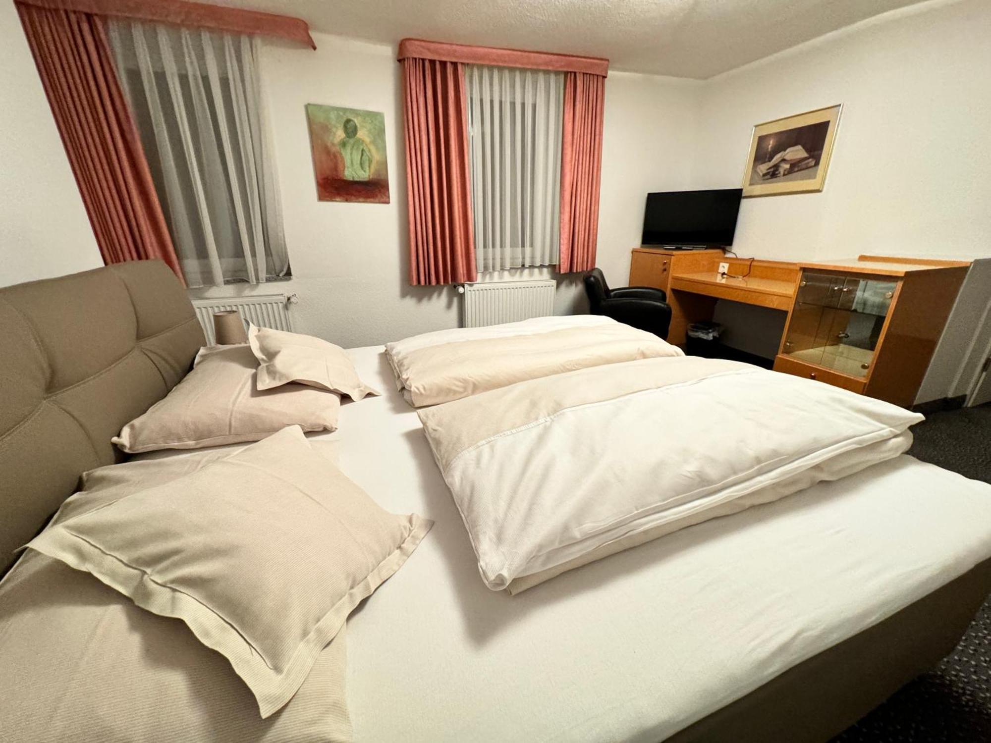 Hotel Und Restaurant Pinkenburg Wennigsen Luaran gambar